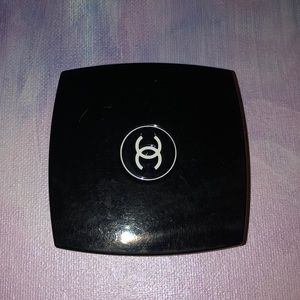 CHANEL Pressed powder